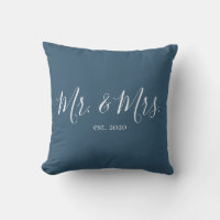 Herr & Frau Throw Pillow für das neue Jahr