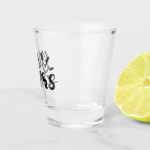 Herr & Frau Typografie mit Herz Hochzeit Schnapsglas (Rechts)