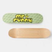 Herr Funny | Gelbe Buchstaben Skateboard (Horizontal)