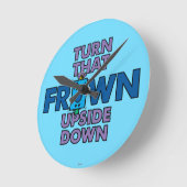 Herr Grumpy | Umdrehung des Frosches um den Kopf Runde Wanduhr (Winkel)