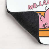 Herr Lazy Resting auf einer Couch Mousepad (Ecke)