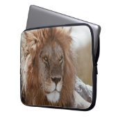 HERR LÖWE LAPTOPSCHUTZHÜLLE (Vorderseite Links)