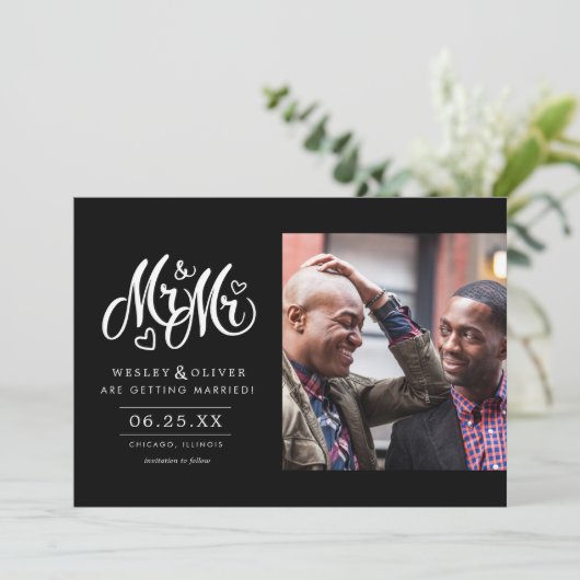 Herr & Mr. Script - Save the Date mit Foto (Stehend Vorderseite)