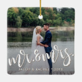 Herr & Mrs. Distressed Overlay Foto Wedding Keramikornament (Rückseite)
