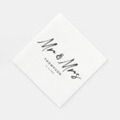 Herr & Mrs. Modern Schwarz-weiß Script Wedding Serviette (Ecke)