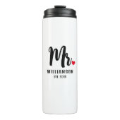 Herr & Mrs. Script Personalisiert Name Monogram He Thermosbecher (Vorderseite)