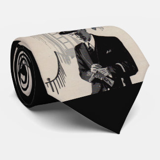 Herr Natty, der scharf gekleidete Mann, druckt in  Krawatte