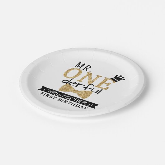 Herr ONEderful 1st Birthday Pappteller (Schrägansicht)