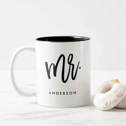 Herr Trendy Script Personalized Zweifarbige Tasse (Mit Donut)