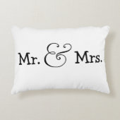 Herr und Frau Bride and Groom Wedding Gift Zierkissen (Vorderseite)