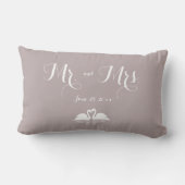 Herr und Frau Elegant Gray Wedding Pillows Swans Lendenkissen (Rückseite)