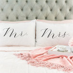 Herr und Frau Elegant Romantic Script Kissenbezug<br><div class="desc">Wunderschöne Kopfkissen,  die eine niedliche Ergänzung Ihrer Bettwäsche sind!</div>