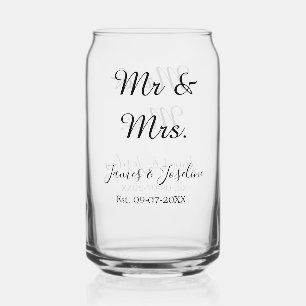 Herr und Frau fügen den Namen est hinzu. Ehepaar Dosenglas