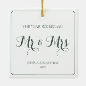 Herr und Frau Green Modern Elegant Newlyweds Coupl Keramikornament (Rückseite)