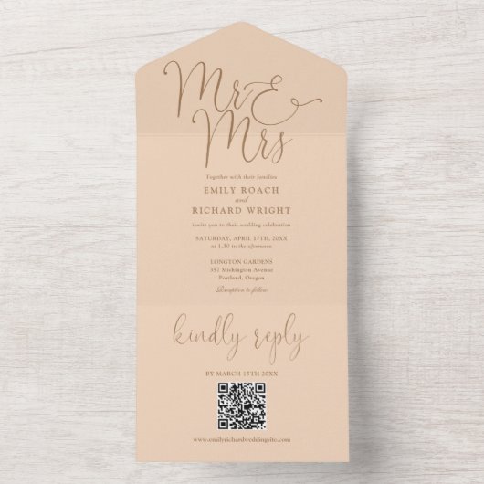 Herr und Frau Modern QR Code Soft Peach Wedding All In One Einladung (Innen Boden)