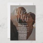 Herr und Frau Modern Script QR Code Foto Hochzeit Einladung (Vorderseite)