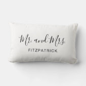 Herr und Frau Nachname Elegant Neuverheiratete Lendenkissen (Rückseite)