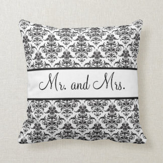 Herr und Frau Newlywed Pillow - Schwarzweiss Kissen