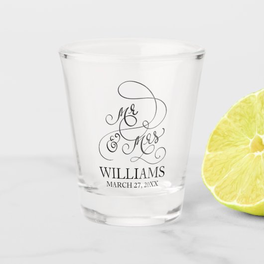 Herr und Frau Personalisiert Surname Gastgeschenk  Schnapsglas (Vorderseite)