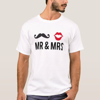 Herr und Frau, Schnurrbart und rote Lippen T-Shirt