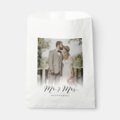 Herr-und Frau-Script Calligraphy Chic Foto Geschenktütchen (Vorderseite)