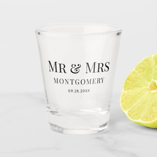 Herr und Frau Simple Classic Elegant Hochzeit Schnapsglas (Vorderseite)