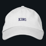 Herren-elegante weiße Kappe mit besticktem King-Te<br><div class="desc">Eine elegante weiße Kappe mit schön besticktem "King"-Text,  ideal für den Alltag.</div>