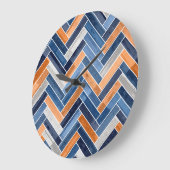 Herringbone-Muster in Navy Blue und Orange Große Wanduhr (Winkel)