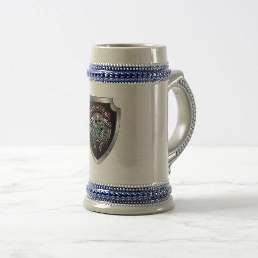 Herrliche 75. Ranger Regimental Scroll Bierglas (VorderseiteRechts)