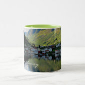 Herrliche Fjorde, Norwegen Zweifarbige Tasse (Mittel)