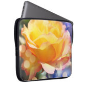 Herrliche Gelbrose-Blume in extravaganten Blasen Laptopschutzhülle (Vorne Rechts)