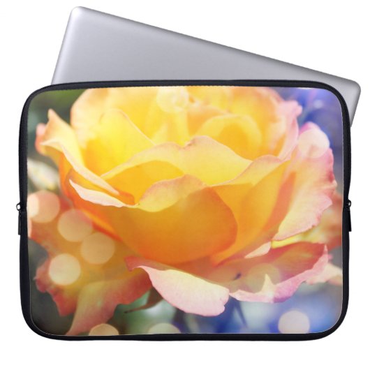 Herrliche Gelbrose-Blume in extravaganten Blasen Laptopschutzhülle (Vorderseite)