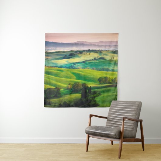 Herrliche Grüntöne in der Landschaft und mit Licht Wandteppich (Beispiel)