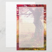 Herrliche Landschaft mit Herbstbäumen im Wald Briefpapier (Vorne/Hinten)