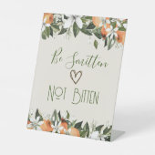 Herrliche Pfirsiche Bug Spray Smitten Sockelschild (Vorderseite)