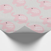 Herrlicher Baby-Elefant im Rosa Geschenkpapier (Ecke)