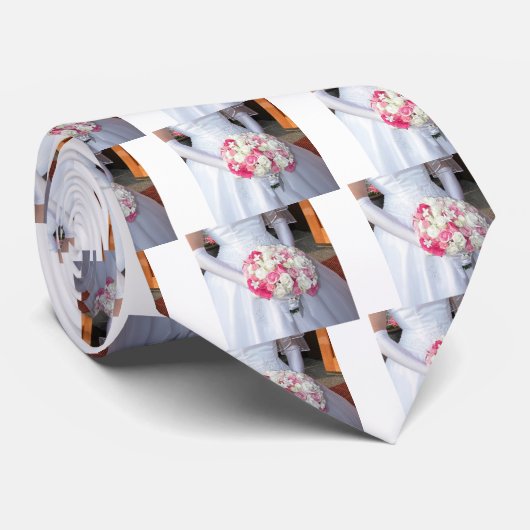 HERRLICHER BLUMENSTRAUSS KRAWATTE (Gerollt)