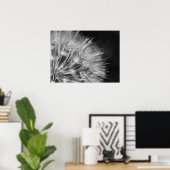 Herrliches Detail Pusteblume in schwarz weiß Poster (Heimbüro)