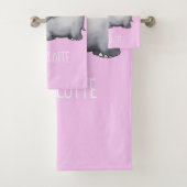 Herrliches personalisiertes rosa badhandtuch set (Insitu)