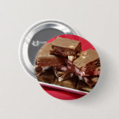 Herry Chocolate Marshmallow Fudge auf einer Platte Button (Vorne & Hinten)