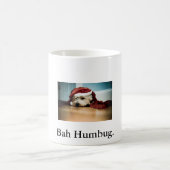 herumgegammeltes barko mit Weihnachtsmannmütze, Kaffeetasse (Mittel)