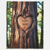 Herz Carved Names Wood Tree Trunk Fleece Blanket (Vorderseite)