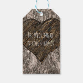 Herz Carved Tree Trunk Bark Rustikale Hochzeit Geschenkanhänger (Rückseite)