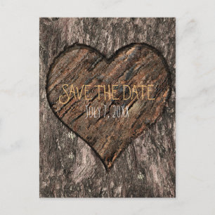 Herz Carved Tree Trunk Rustikal Save the Date Ankündigungspostkarte