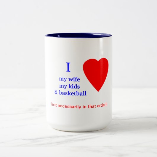 Herz des Basketball-I meine Ehefrau Zweifarbige Tasse (Mittel)