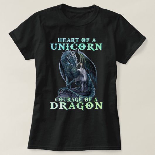 Herz eines Einhornkurses durch einen Drachen Funny T-Shirt (Design vorne)