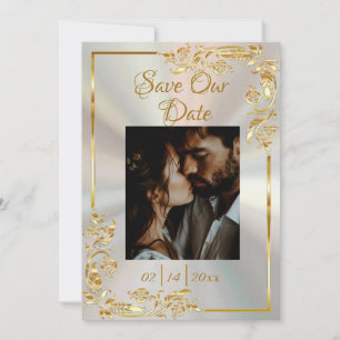 Herz, Foto und Goldrahmen auf weißer Perle Save The Date