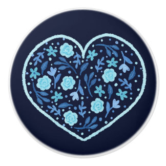 Herz gefüllt mit pastellfarbenen Bläsern und Leaf- Keramikknauf