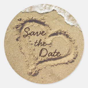 Herz in den Sand-Save the Date-Aufklebern Runder Aufkleber