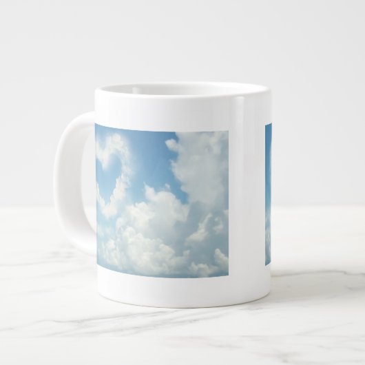 Herz in den Wolken, blauer Himmel-romantischer Jumbo-Tasse (Vorderseite Links)